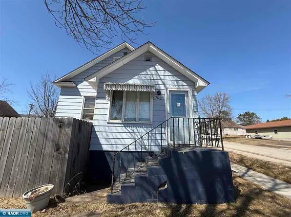 702 Broadway St S, Gilbert, MN 55741