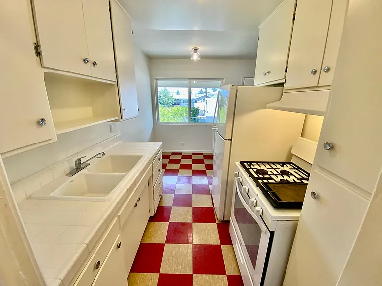 5829 Cartwright Ave #4 — Photo 4