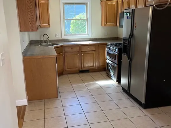 62-62A Business St, Hyde Park, MA 02136