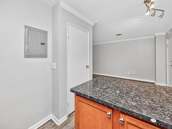 3rd image of 3336 Jefferson Ave APT 14
