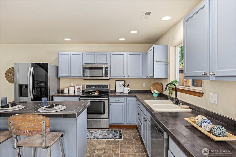 5th image of 21263 Nordby Drive NW