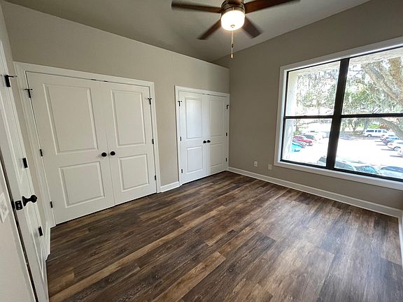 5th image of 415 Laurel Cove Way #415