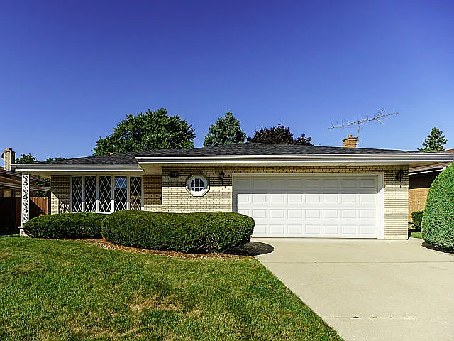 2630 Stratford Ave photo 1