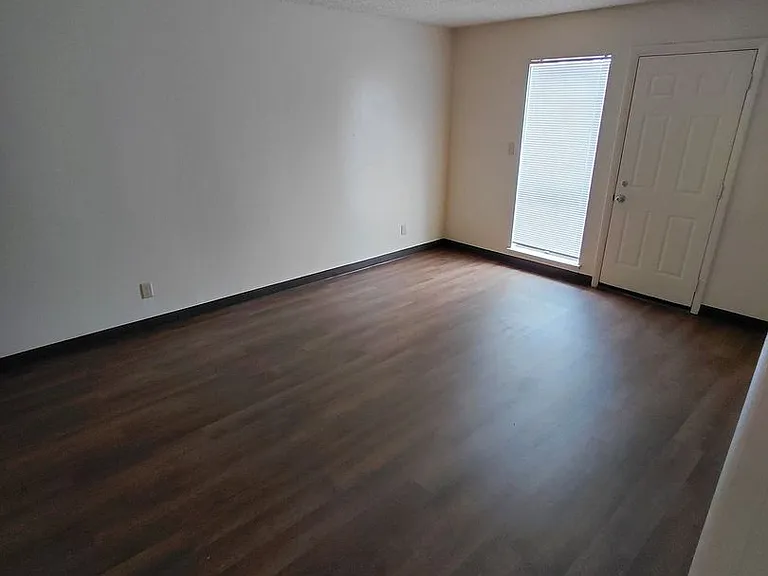 Prairie Sun Apartments — Photo 14
