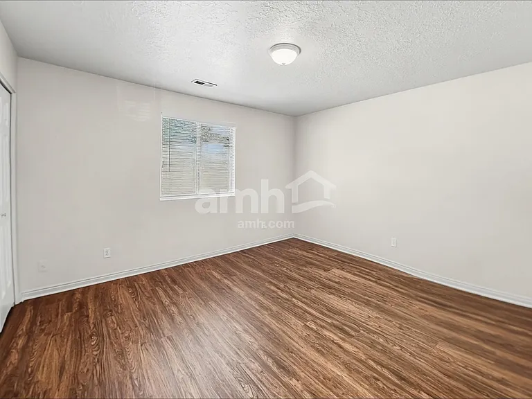 1370 N General Dr — Photo 15