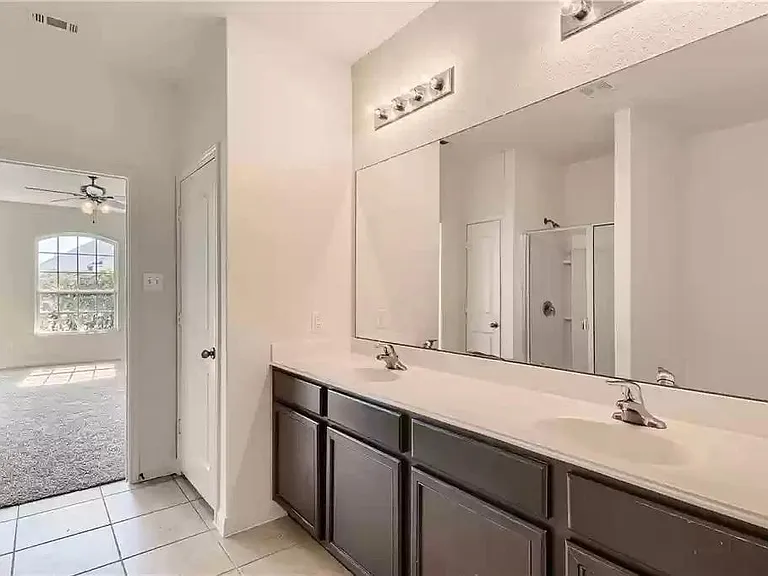 19708 James Manor St — Photo 9