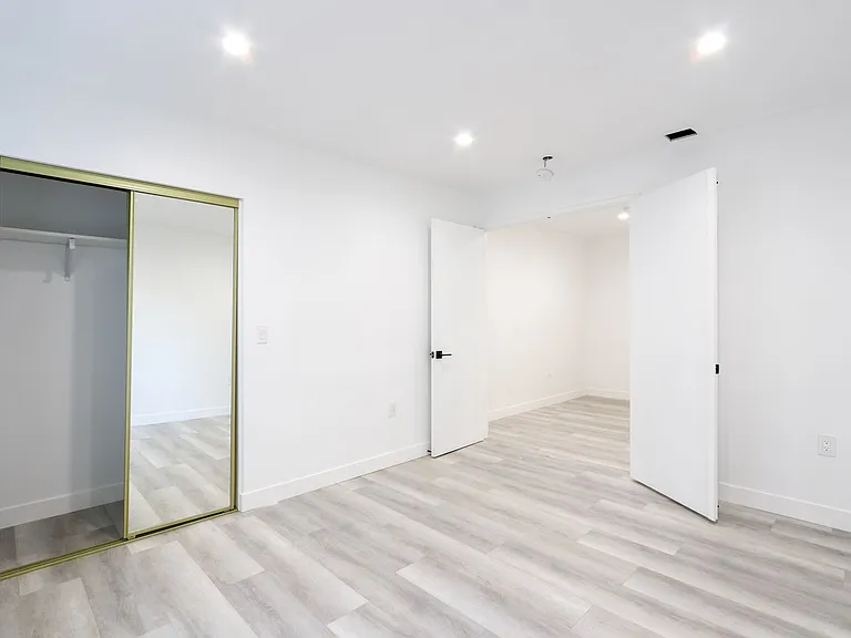 410 Lucas Ave — Photo 8