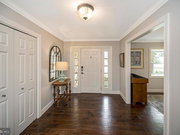 5th image of 10623 Schaeffer Ln
