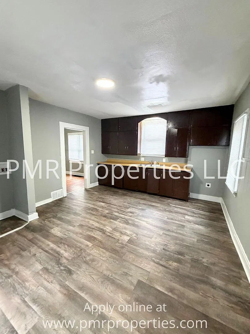 515 South 15th Street — Photo 3