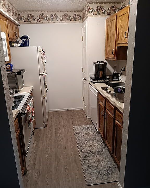 1st image of 61 Meadow Ridge E