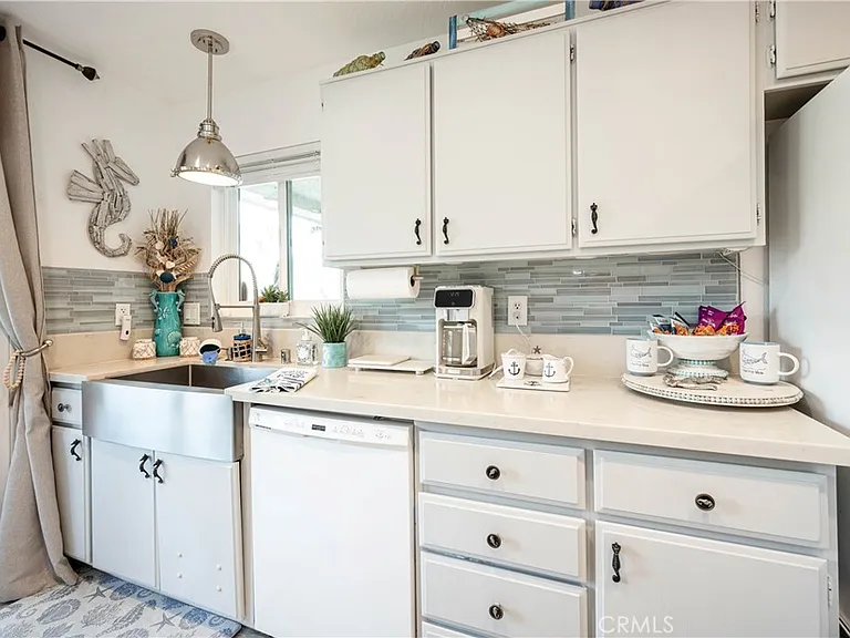 68 Corniche Dr #B — Photo 13