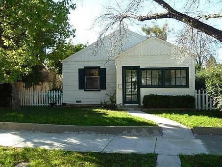 2nd image of 225 S Plumas St