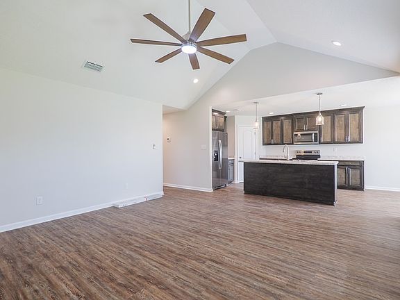 5th image of 1023 Mary Nell Ct