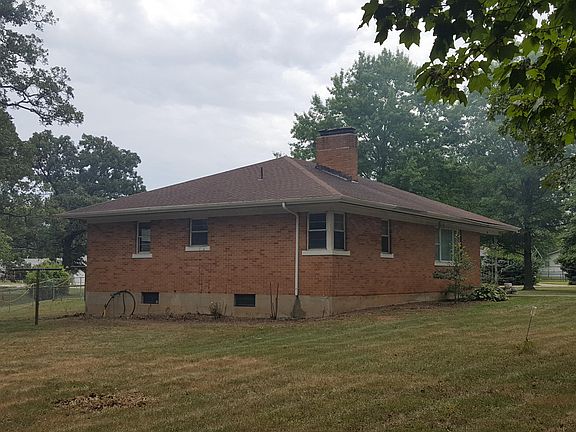 3rd image of 806 E Washington St