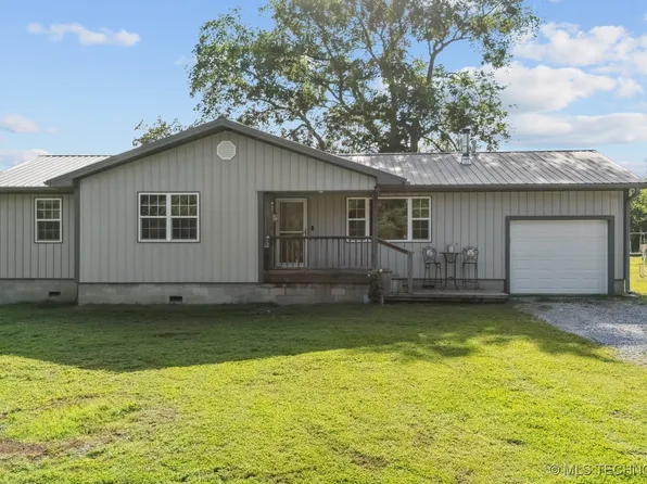1019 N 4409th Rd, Salina, OK 74365