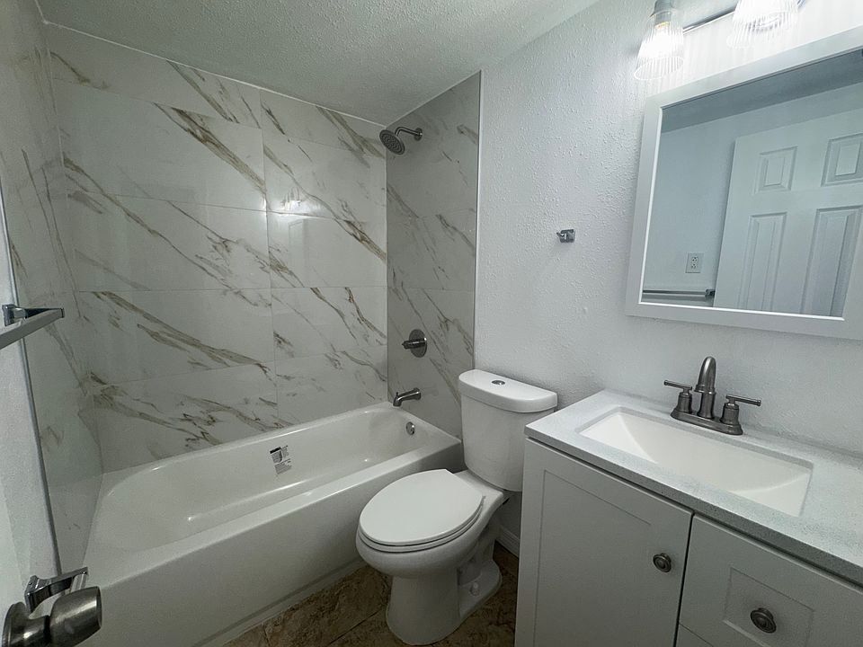 1st image of 4709 Cottonwood Dr