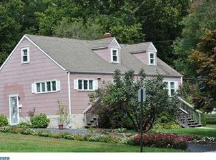 46 Hart Ave, Hopewell, NJ 08525