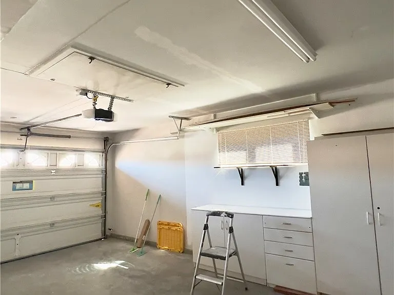 1521 W Westmont Ave — Photo 28