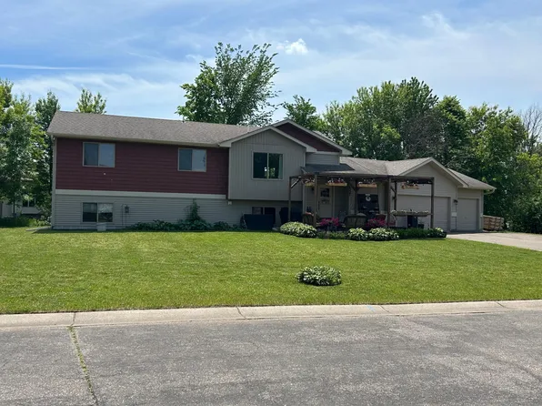 6227 209th St N, Forest Lake, MN 55025