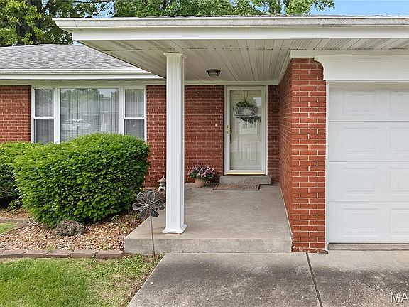 2nd image of 212 Lola Ln