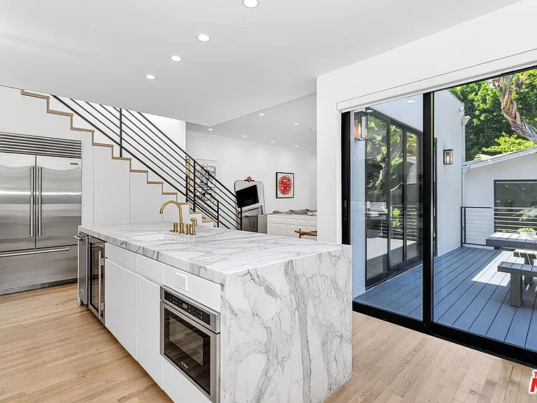 8516 Franklin Ave — Photo 8
