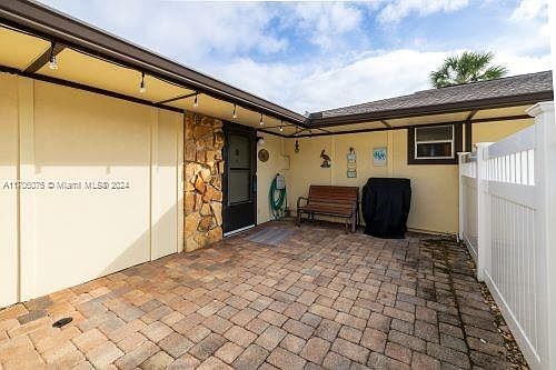5th image of 4289 Island Cir #2