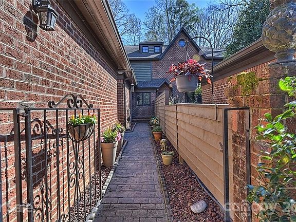 2nd image of 7403 Newmans Ln