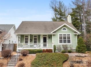 18 Halftimber Ln, Flat Rock, NC 28731