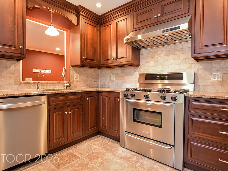 24 Maple Ave #1 — Photo 10
