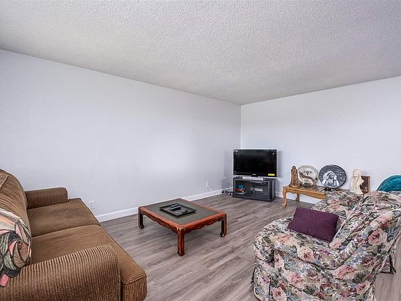 2nd image of 118 & 120 W 21st Ave