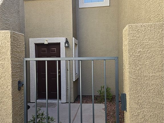 2nd image of 10185 Birch Bluff Ln