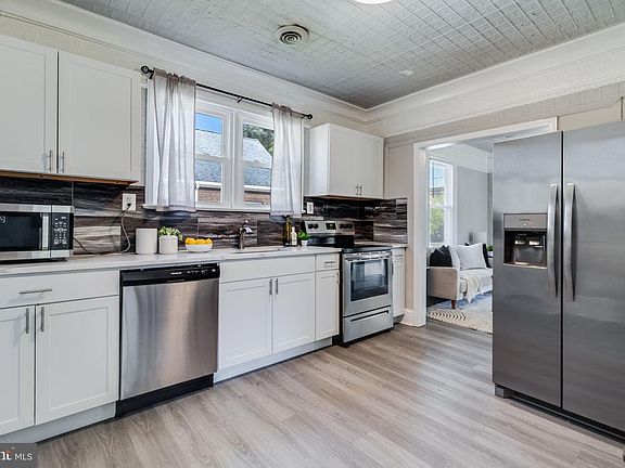 4th image of 4350 Strauss Ave