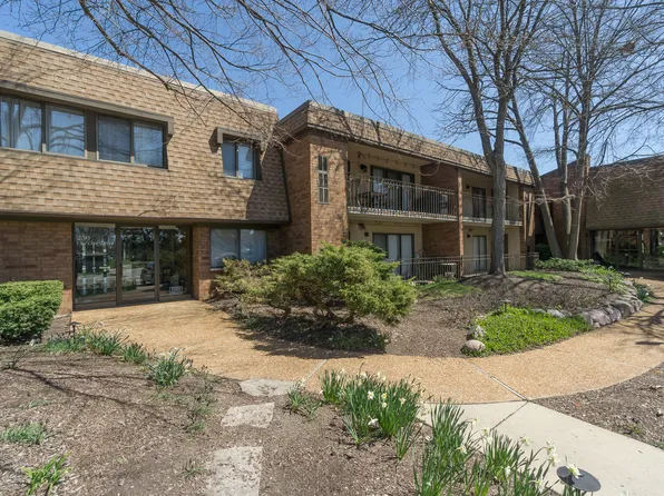 250 Old Oak Dr APT 172, Buffalo Grove, IL 60089
