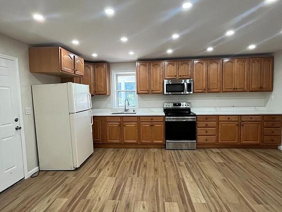 3rd image of 182 Pannebaker Ave