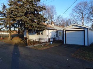 27 Louis Dr, Albany, NY 12205