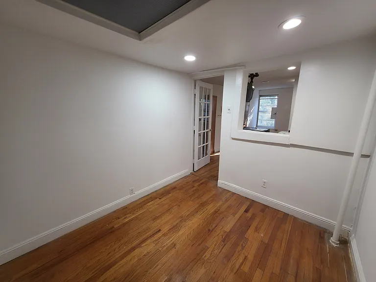 336 E 6th St #5RW — Photo 4