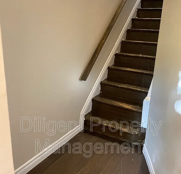 164 Stewart St #UPPER — Photo 32
