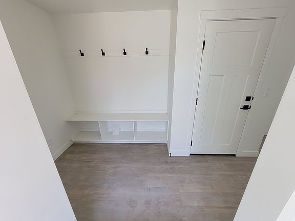 5th image of 735 S Harrison Dr #26