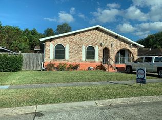 5657 6th St, Violet, LA 70092