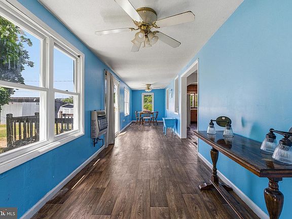 4th image of 269 Comer Ave