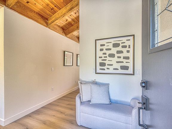 2nd image of 186 San Benancio Rd