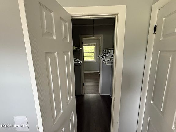 5th image of 4142B Corbett Cir