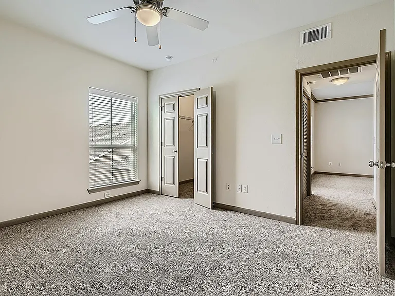 Eaglebrook Apartments Bedroom 01