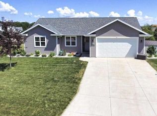 279 Fort Dr, Neenah, WI 54956
