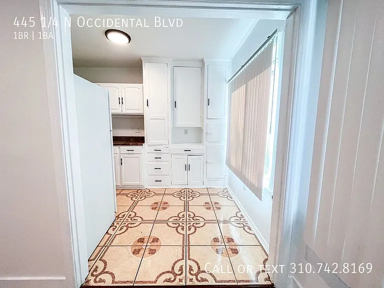 445 1/4 N Occidental Blvd — Photo 10