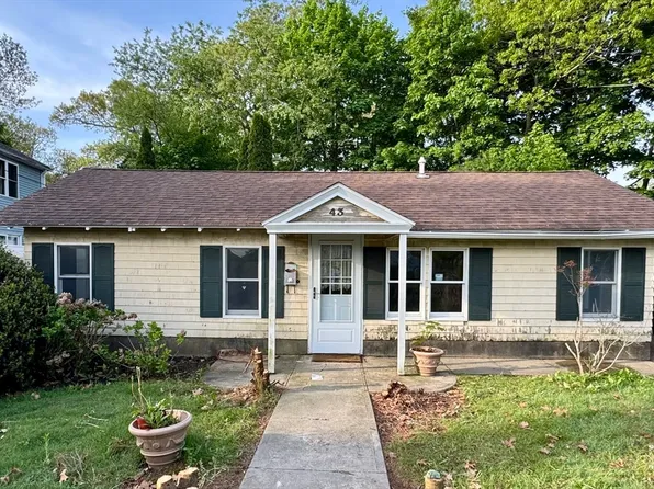 43 Morningside Path, Weymouth, MA 02189