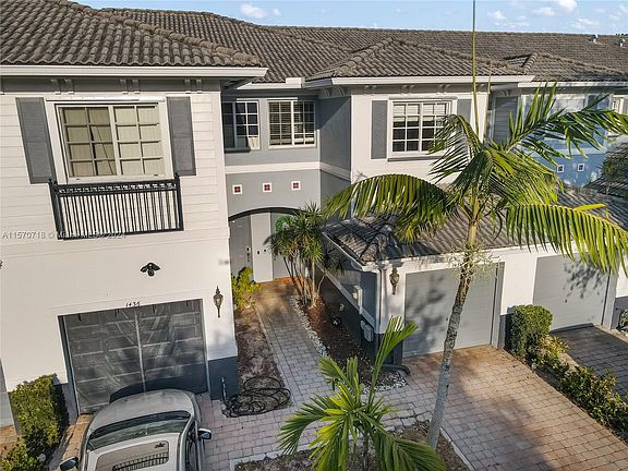 3rd image of 1434 NW 34th Way