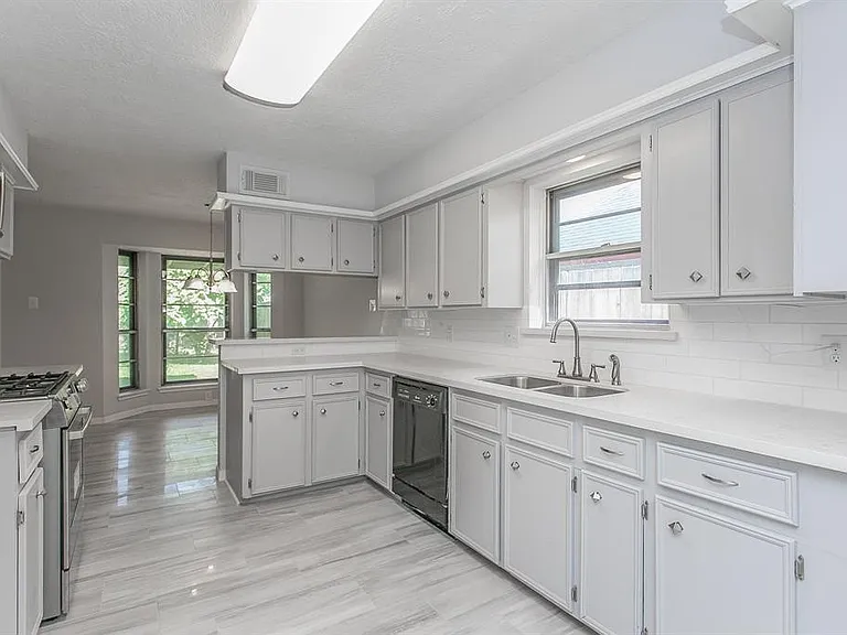 4219 Tuscarora St — Photo 10