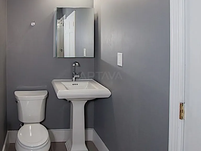 135 Columbia St #11 — Photo 2
