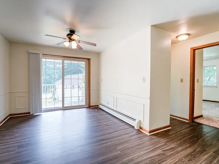 Green Lake Apartments and Townhomes — Photo 12